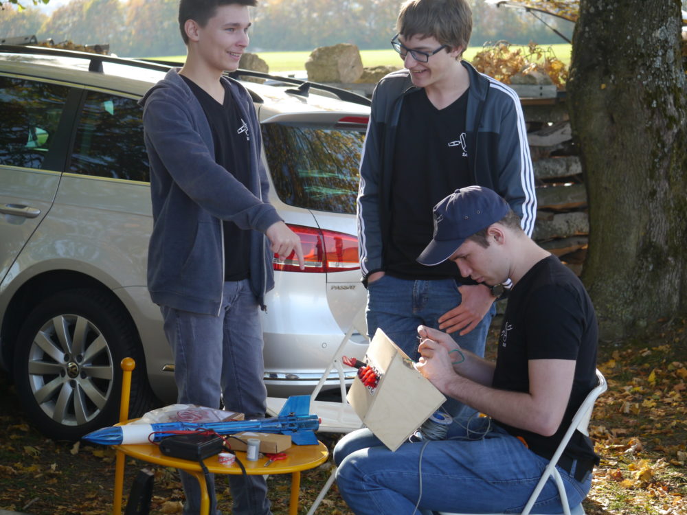 Dennis, Julian and Moritz preparing for launch of Atmoventus VI.VI in October 2018